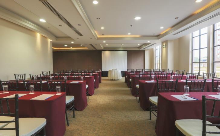 Regio 2 Krystal® Monterrey Regio 2 Krystal® Monterrey